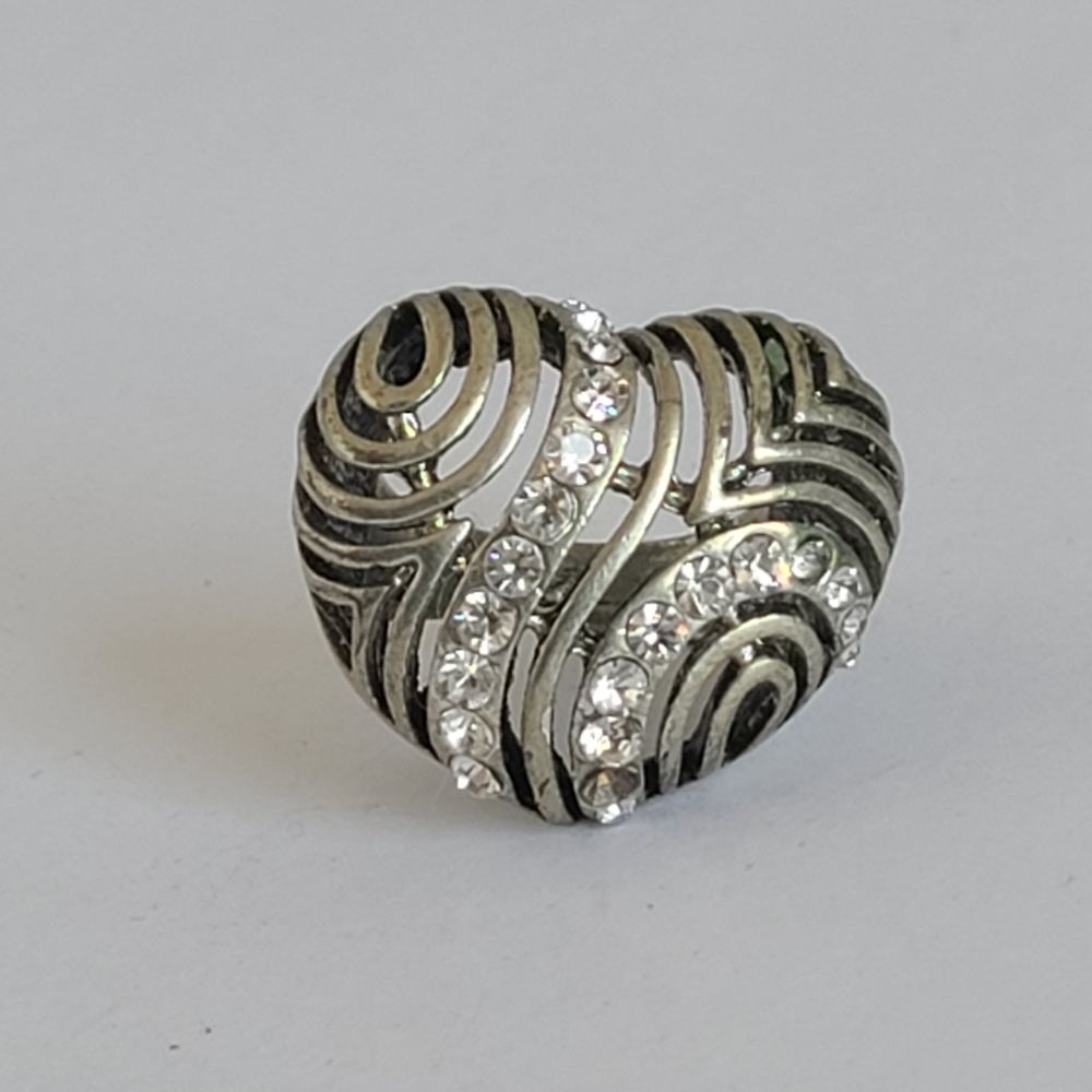 Vintage 90's Chunky Bold Heart Rhinestone Filigree Silver Tone Maximalist Ring 8